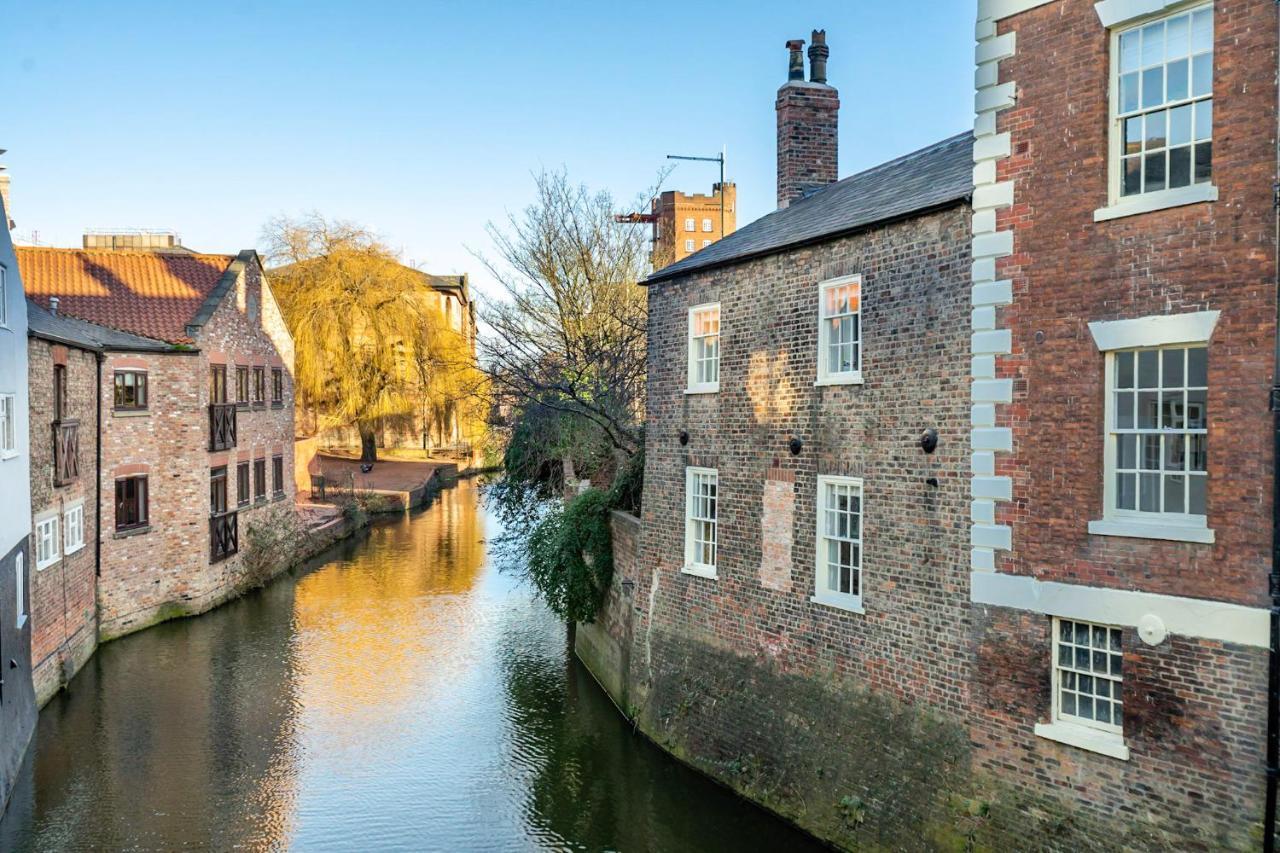 Walmgate Riverside York Exterior photo